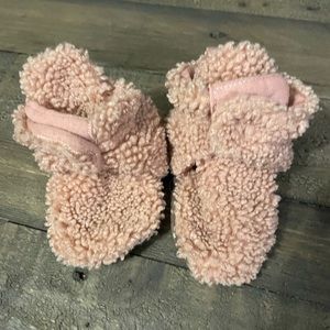 Robeez Sherpa Snap Booties